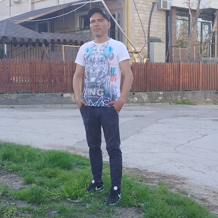  ,   Dima, 40 ,   ,   