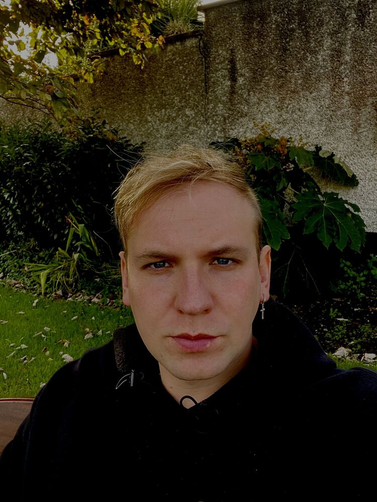  An Cabhan,   Artem, 33 ,   ,   , 