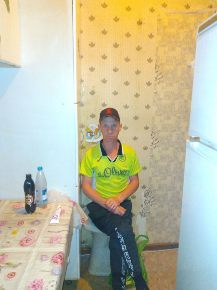  24050985  , 44 ,    