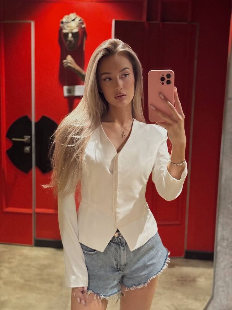  52922405  Lena, 23 ,    