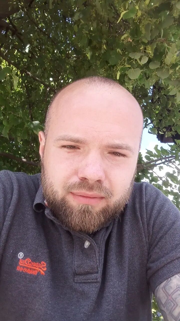  27634205  Pavel, 30 ,    