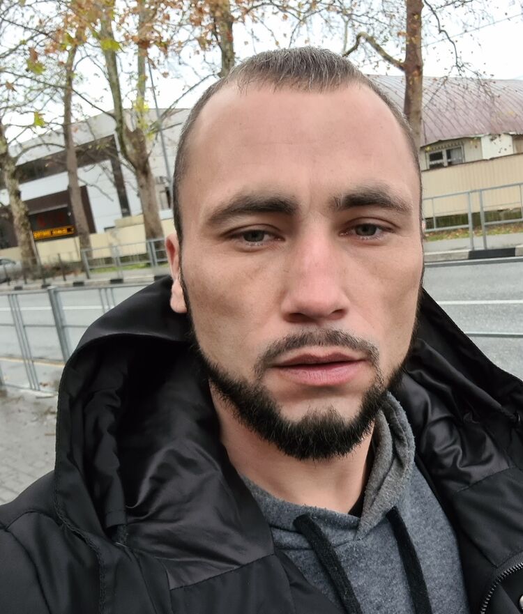  52678895  Arr, 37 ,    Deleted