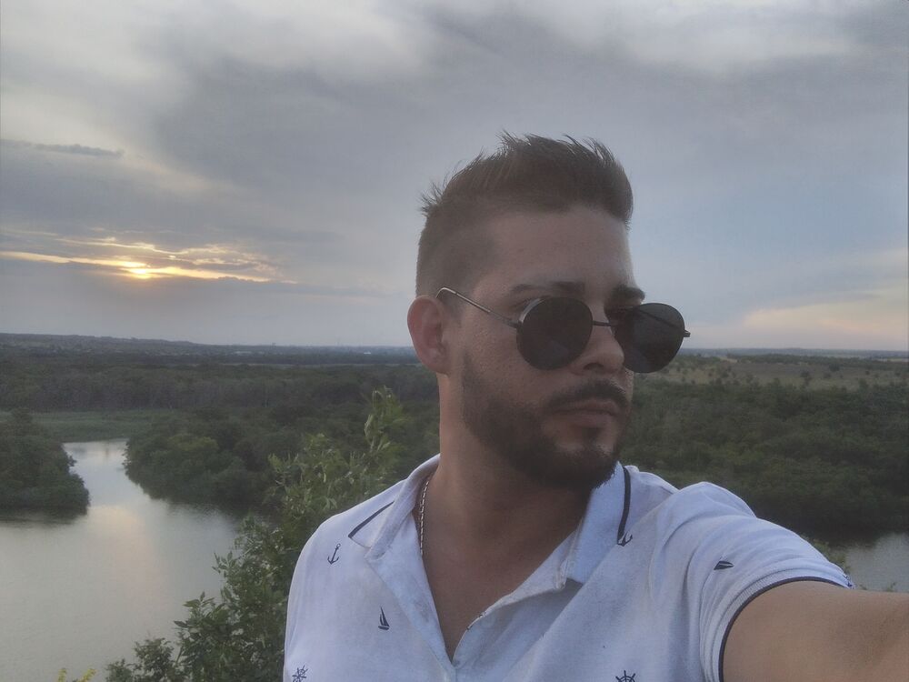  --,   Milton, 32 ,   ,   