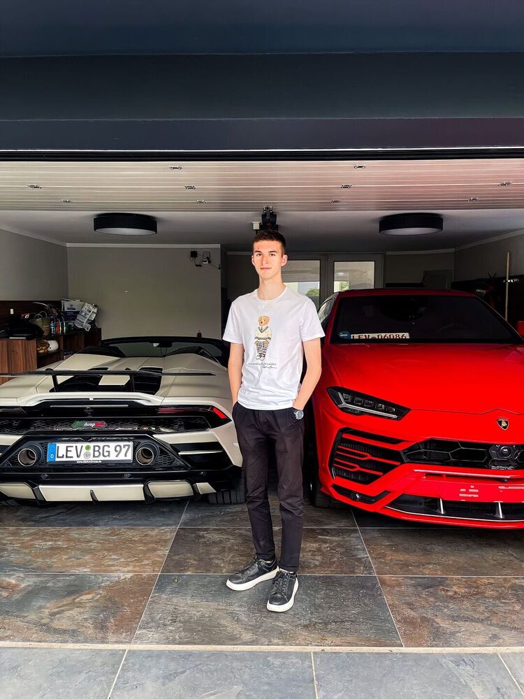  ,   Stefan, 23 ,   ,   