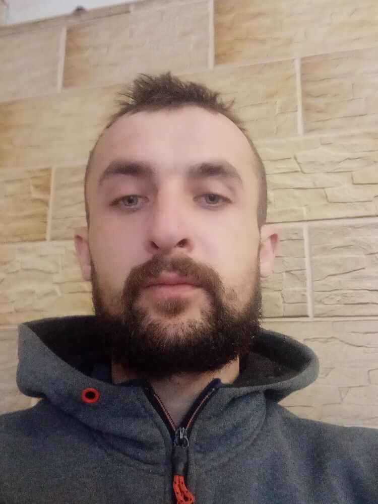  31256895  Oleg, 35 ,    
