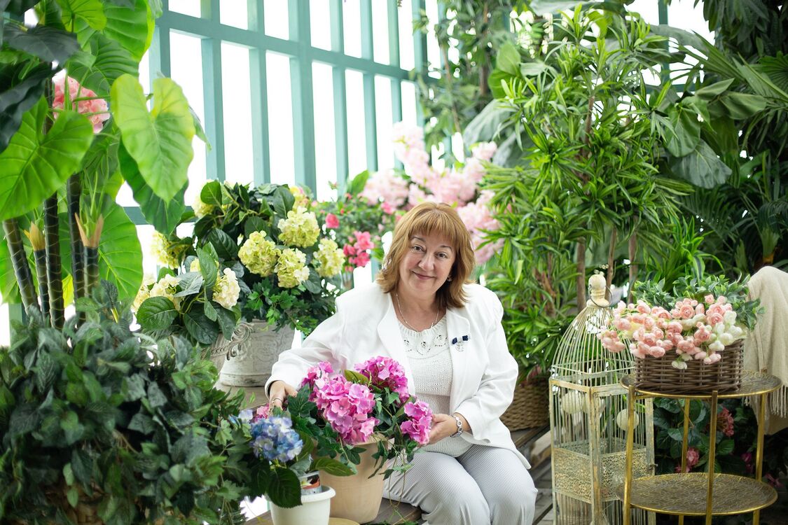  ,   Elena, 55 ,   ,   , c 