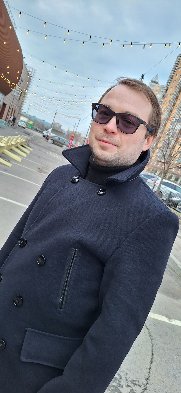  52818135  John, 35 ,    -