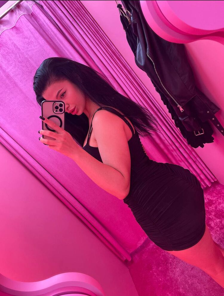  33002975  Marina, 25 ,    