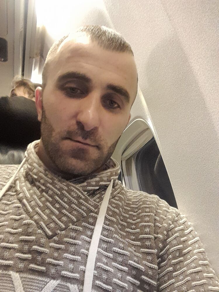  ,   Denis, 29 ,   ,   