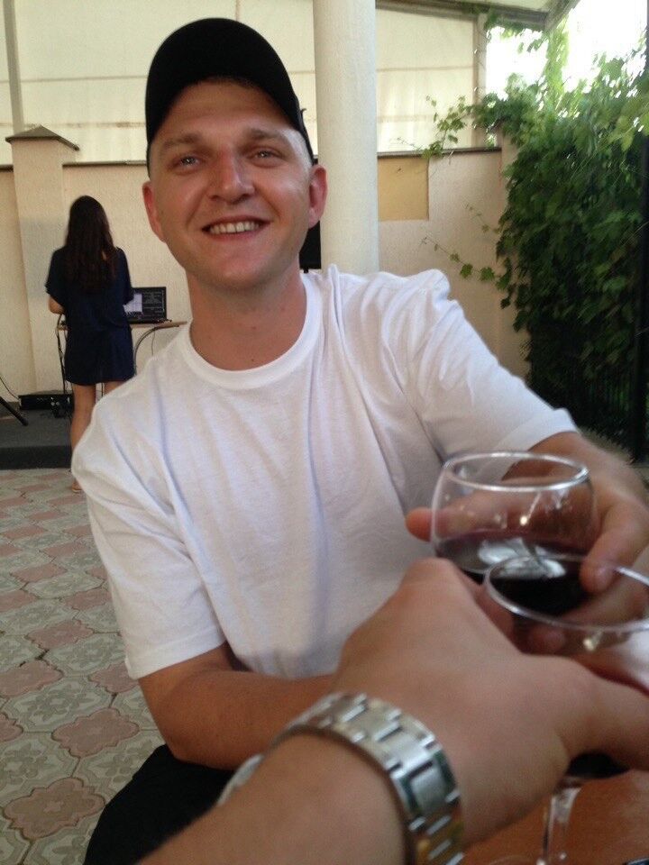  ,   Charlie, 33 ,   , 