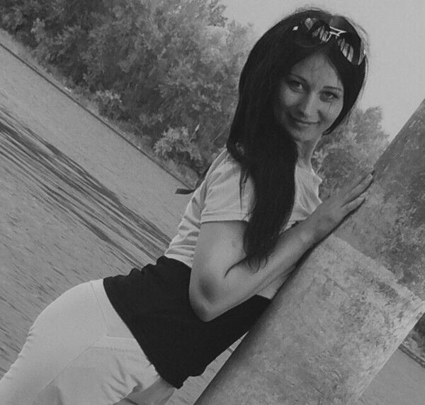  ,   Elena, 37 ,  