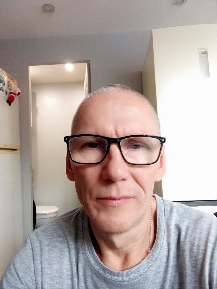  38111535  Viktor, 57 ,    