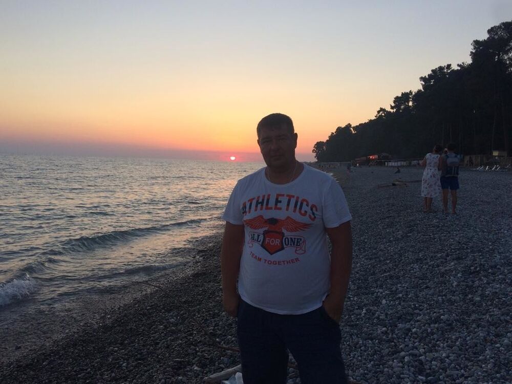  17834965  OLEG, 47 ,    