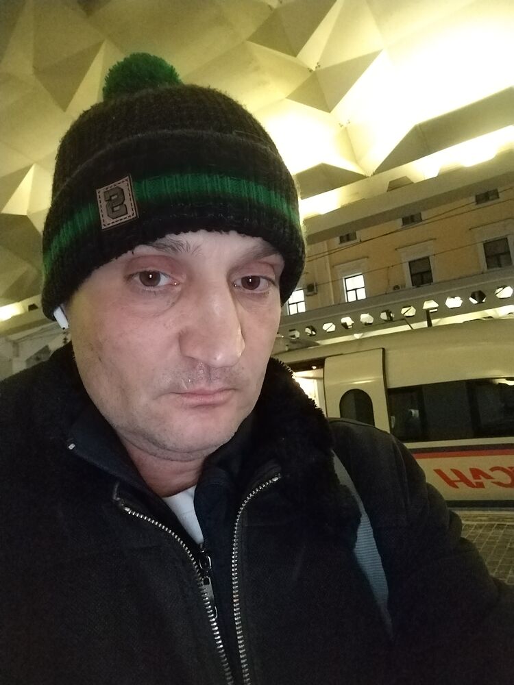  40281985  Sergey, 49 ,    