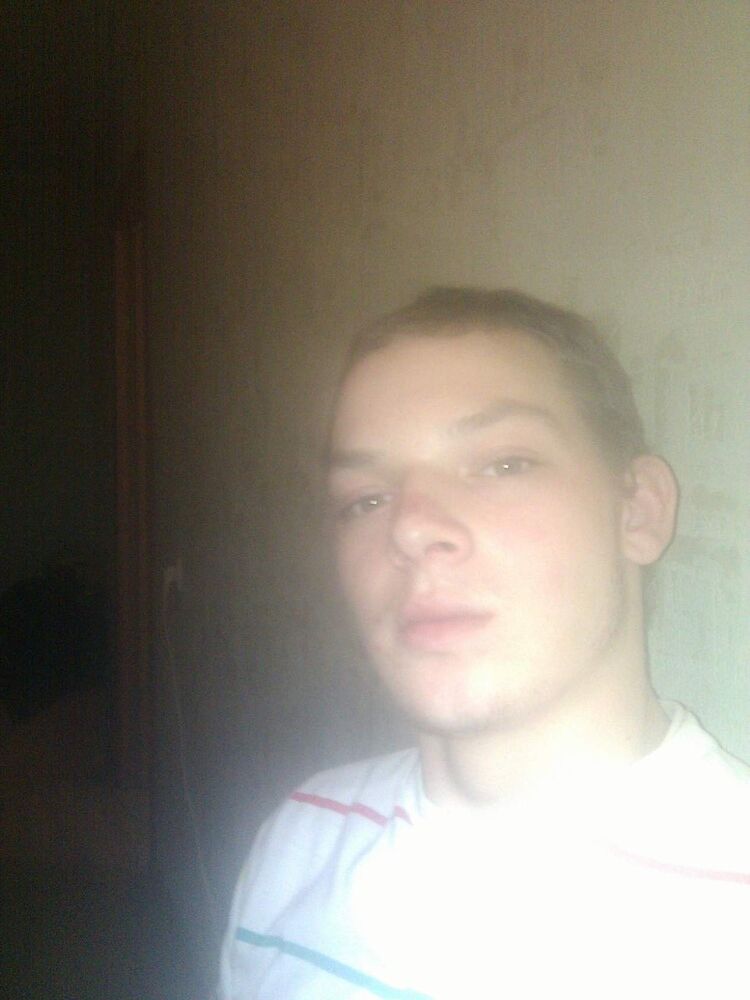 9042415  Roman, 33 ,    