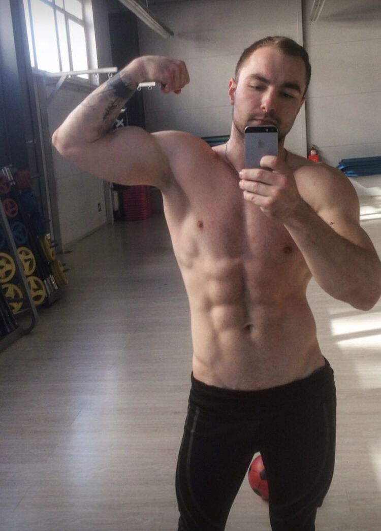  34744315  Daniil, 29 ,    