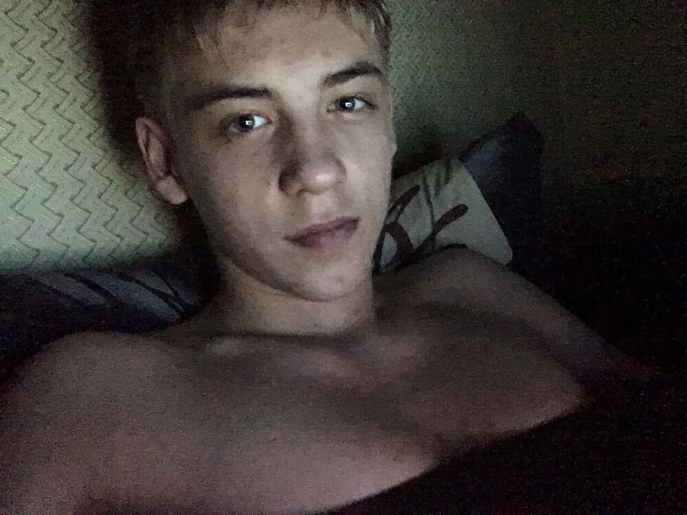  34031365  Kirill, 23 ,    