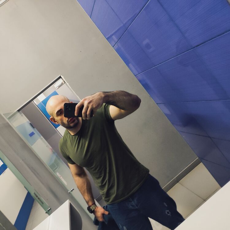  33020955  Viktor, 101 ,    