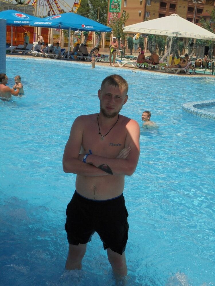  25334845  Oleg, 36 ,    