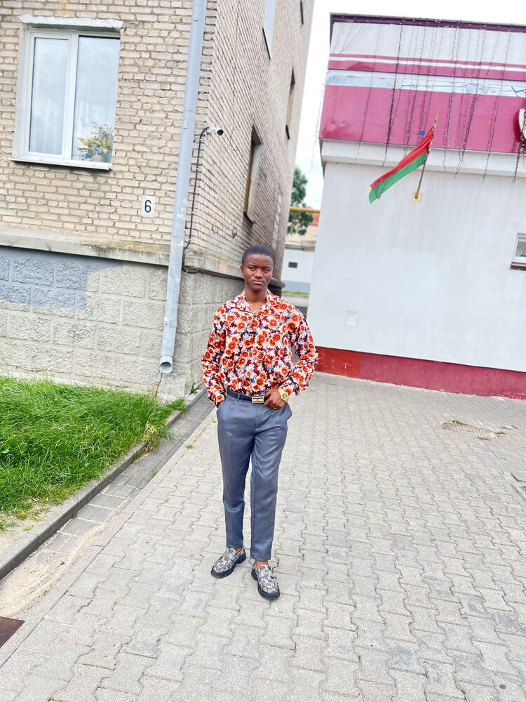  52665065  Louis, 26 ,    