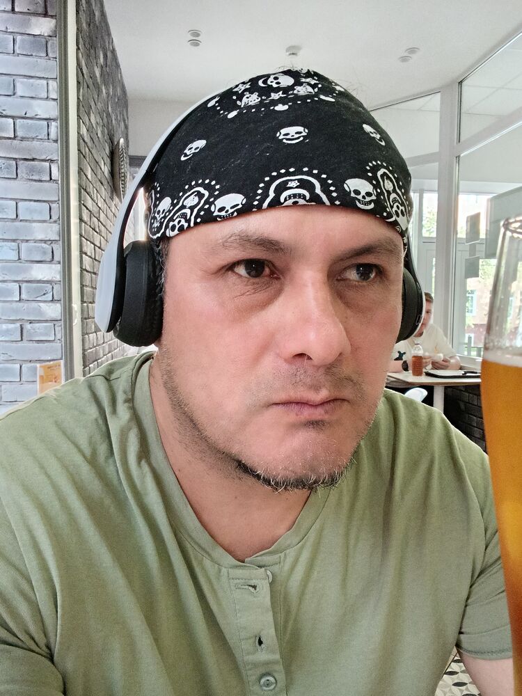  52520535  Daniel, 48 ,    