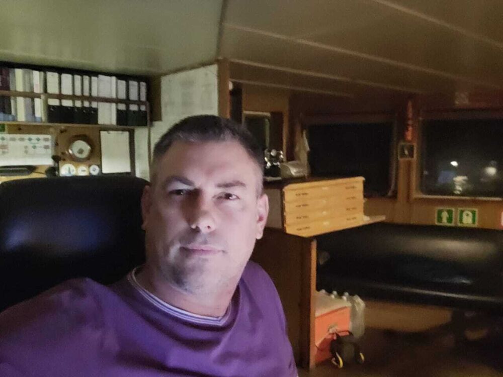  52594755  Romario, 48 ,    --