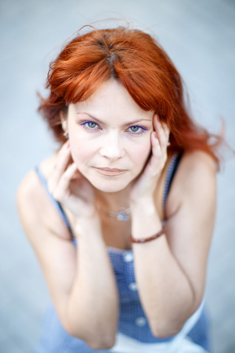  7696095  Emma, 52 ,    