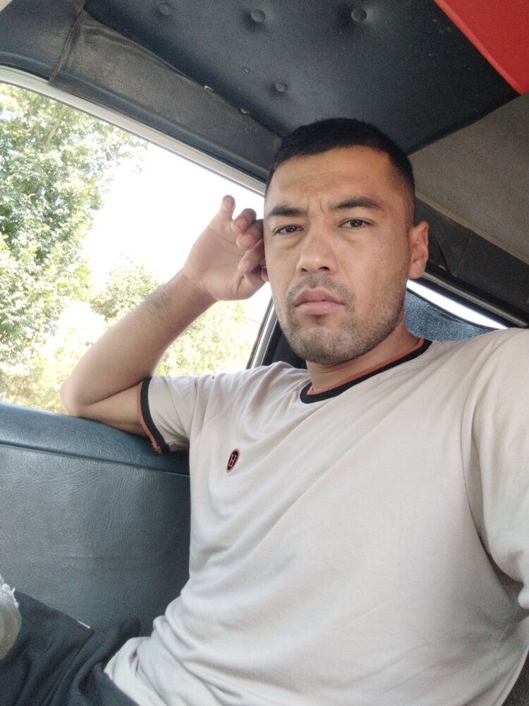  37858365  Donyor, 31 ,    