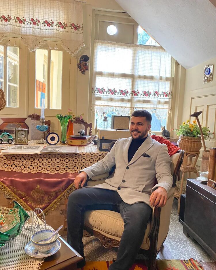  51833365  ERDEM, 27 ,    