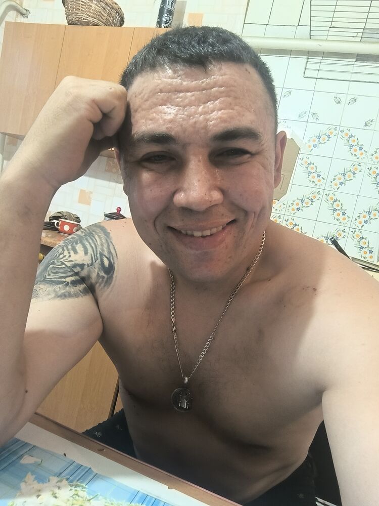 37409235  RUSLAN, 38 ,    