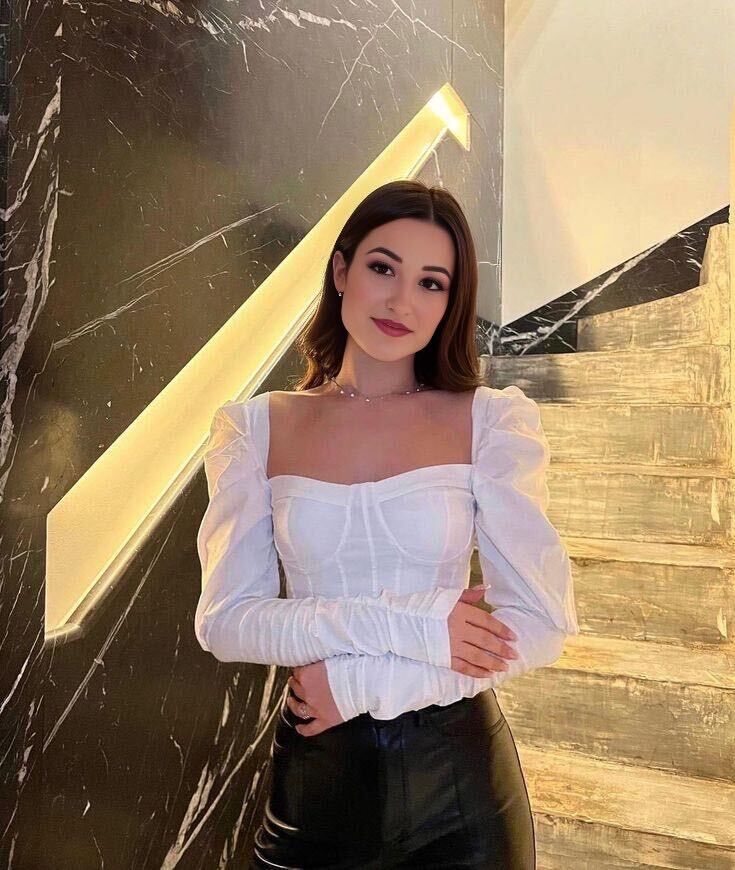  ,   Diana, 25 ,   ,   