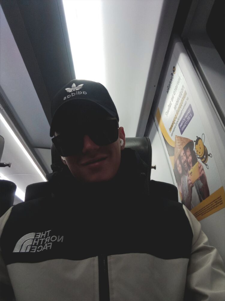  ,   Pavel, 24 ,   ,   