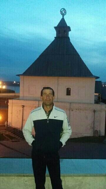  24646025  Djordj, 44 ,    