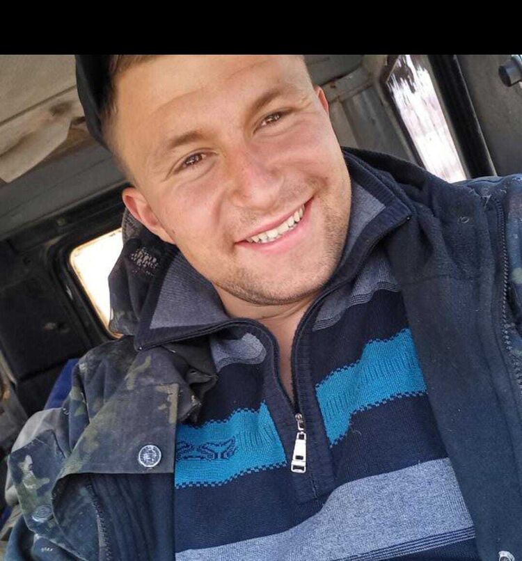  -,   Viktor, 26 ,   ,   