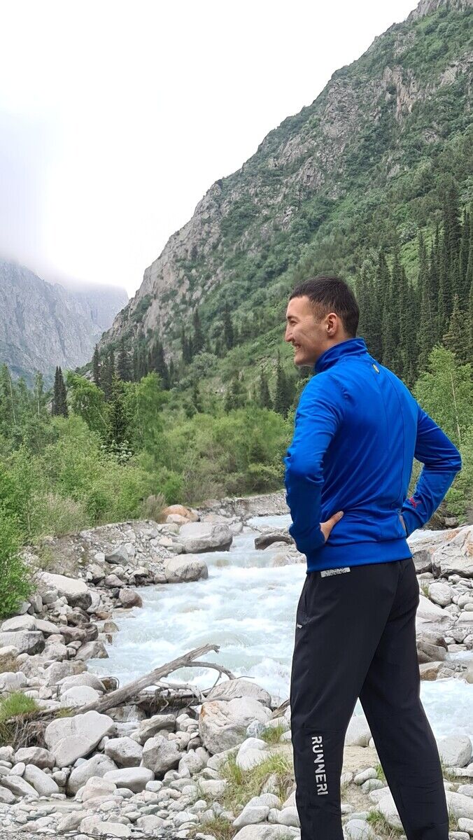 ,   Emirkhan, 25 ,   ,   
