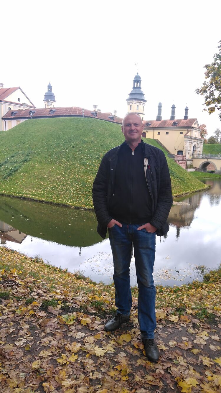  33898145  Igor, 52 ,    Nisko