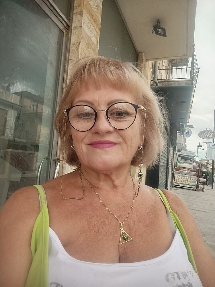  53559635  Larisa, 64 ,    Milazzo