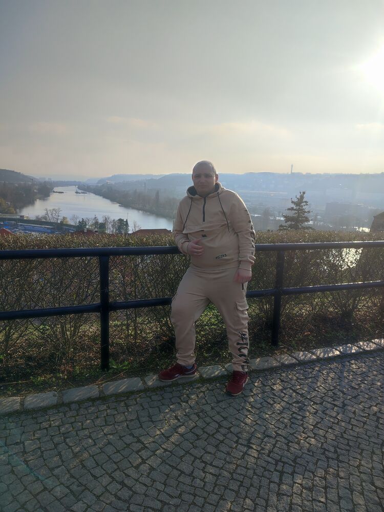  Grodzisk Mazowiecki,   Aleksandr, 34 ,   ,   