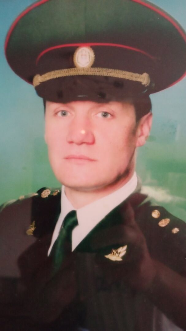  47905975  Viktor, 64 ,     