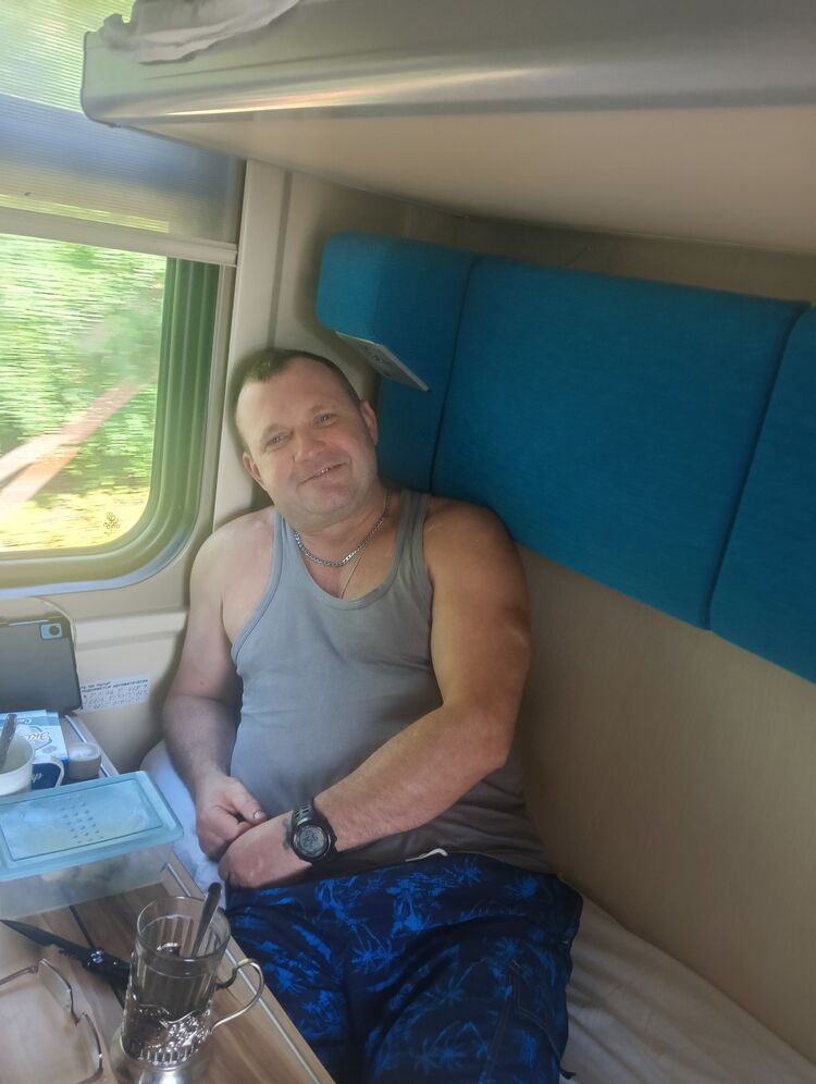  53433145  Ivan, 53 ,    