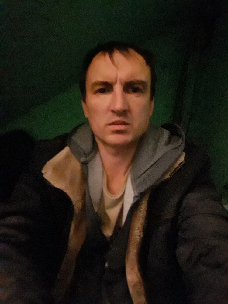  19014245  Viktor, 45 ,    