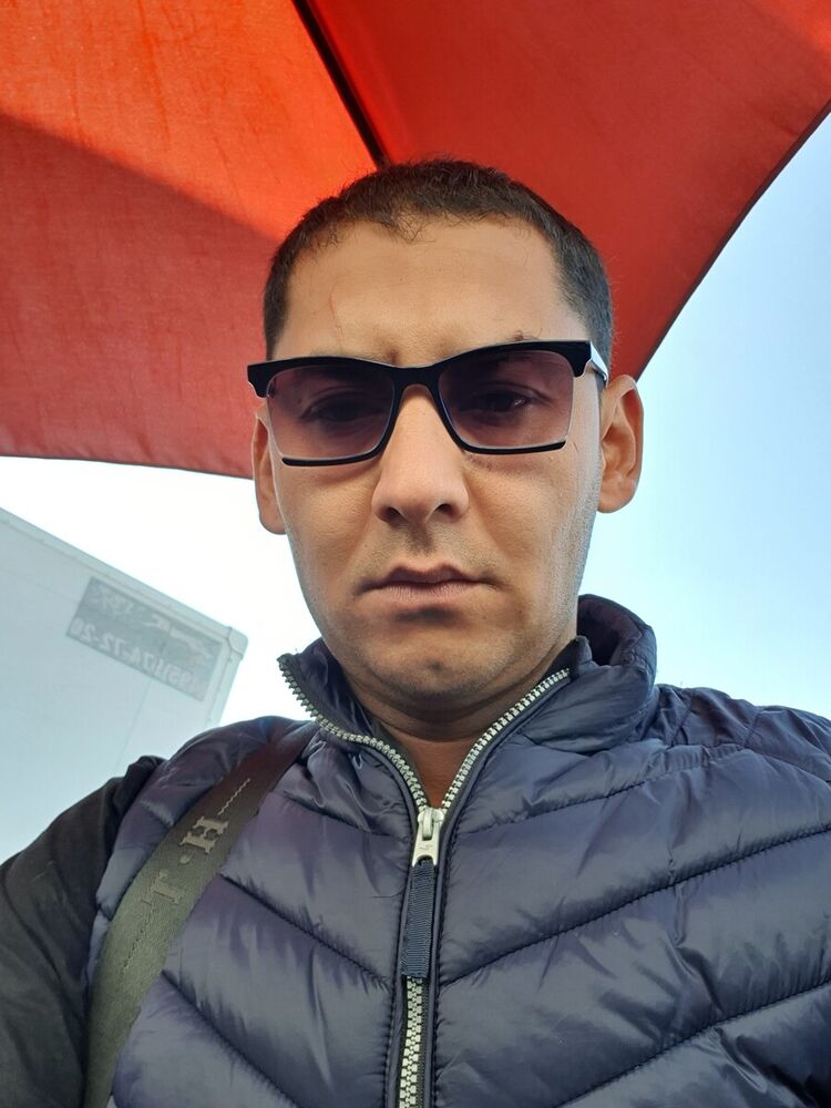  21006725  Dilyor, 36 ,    
