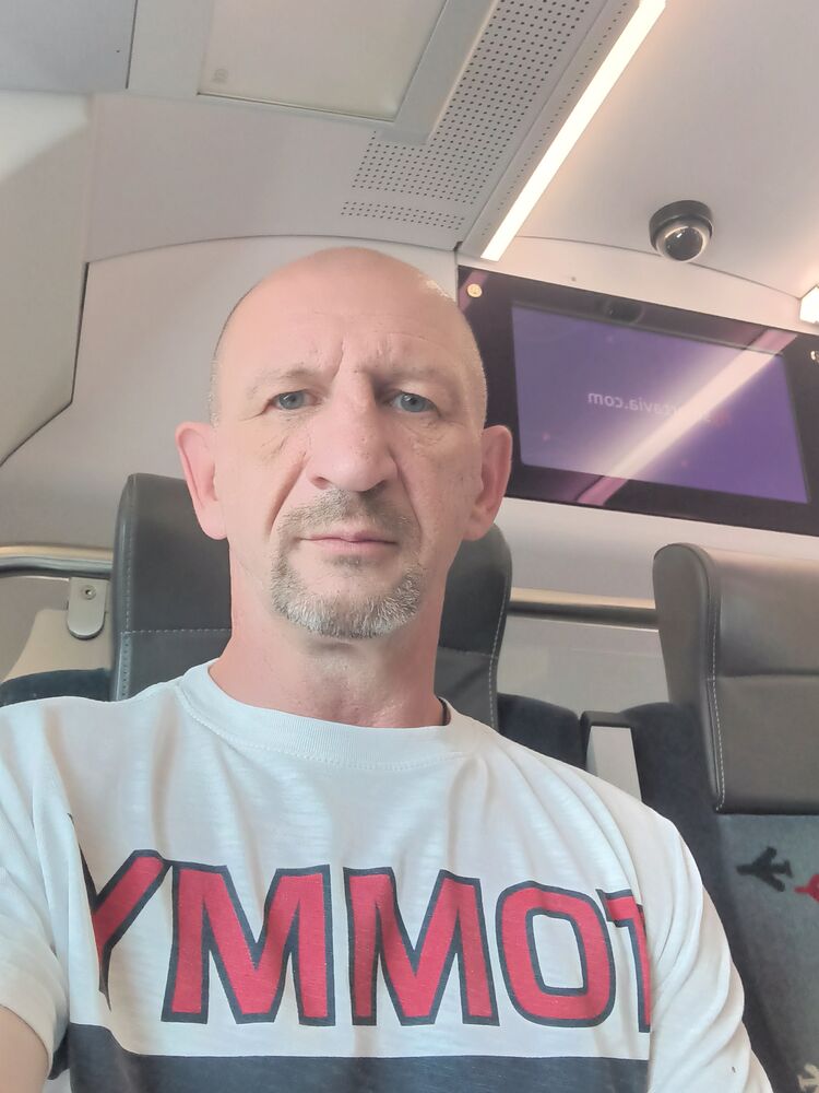  28572045  Dima, 49 ,    