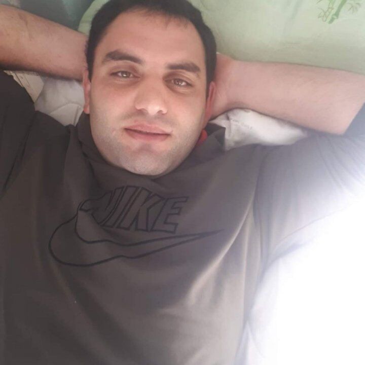  38058775  Vahram, 36 ,    