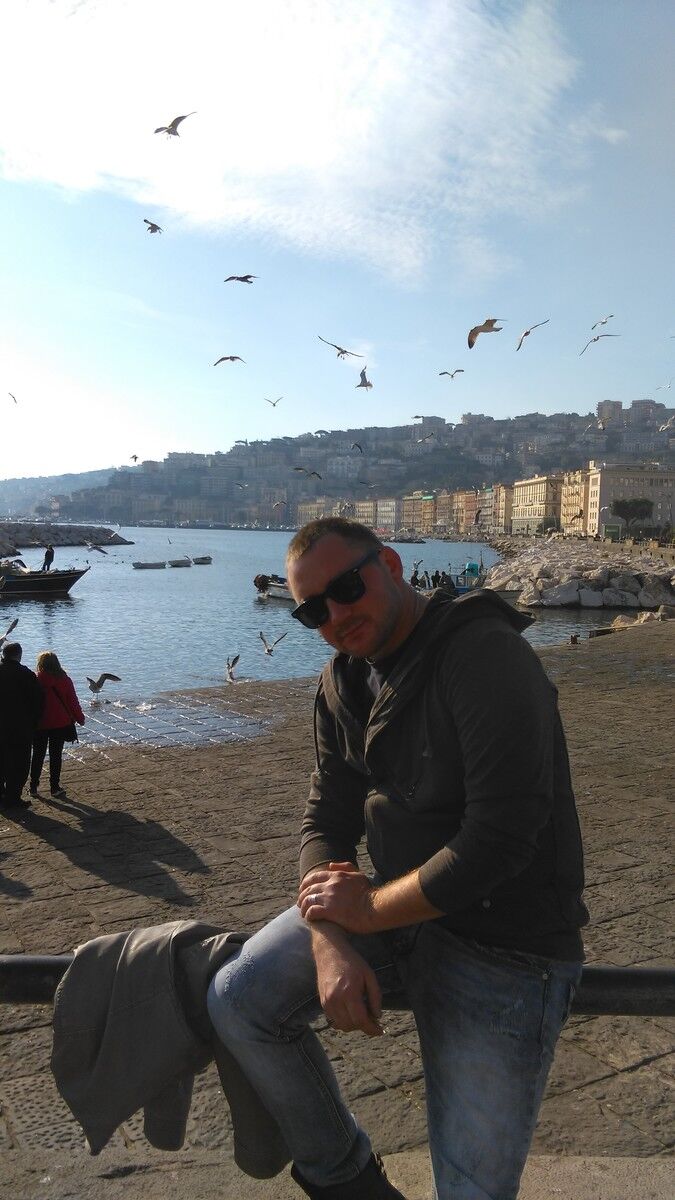  18241395  Vitaliy, 39 ,    