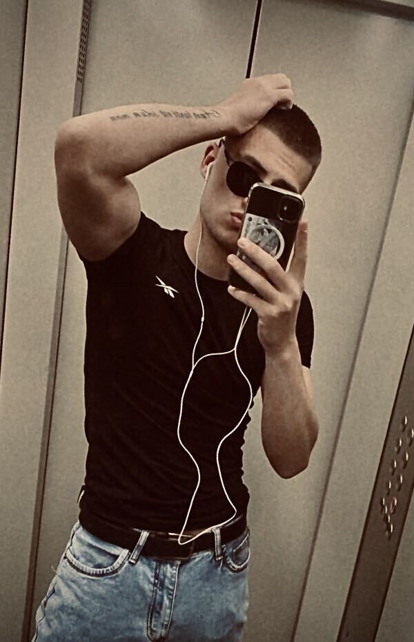  39070495  , 21 ,    