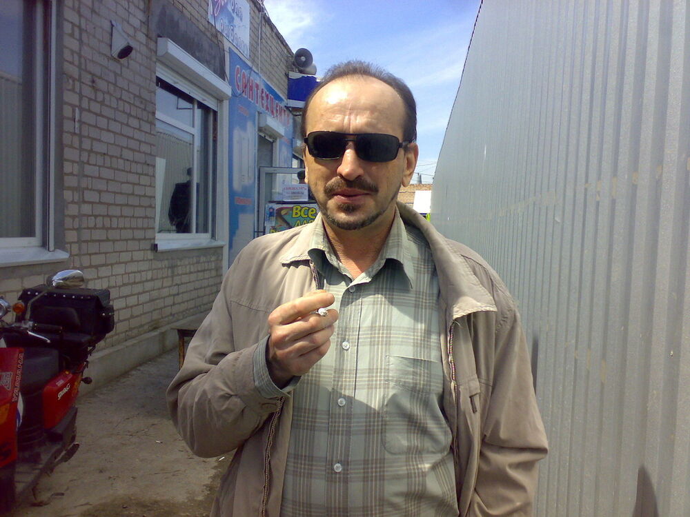  4442435  Viktor, 57 ,    