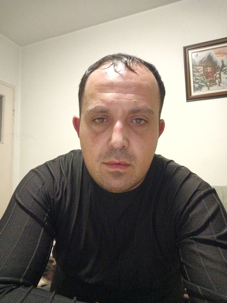  54741715  Harutyun, 33 ,    