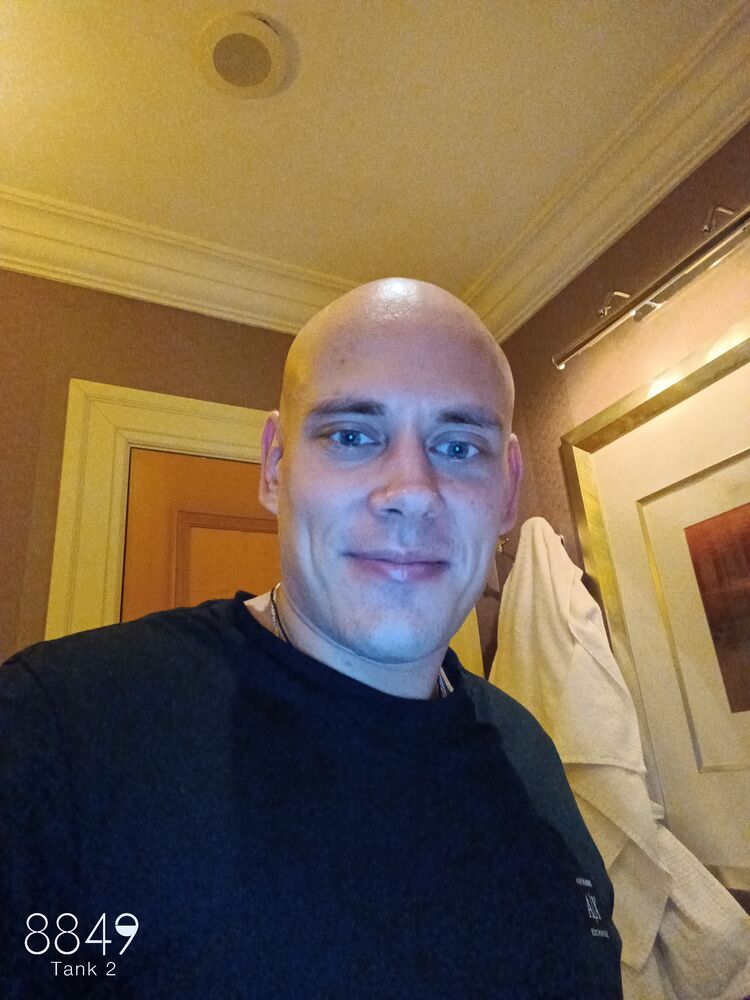  ,   Klaus, 36 ,   ,   