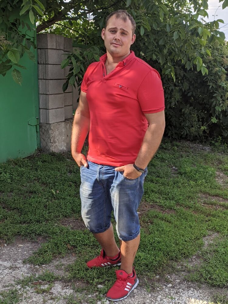  48033525  Ivan, 31 ,    